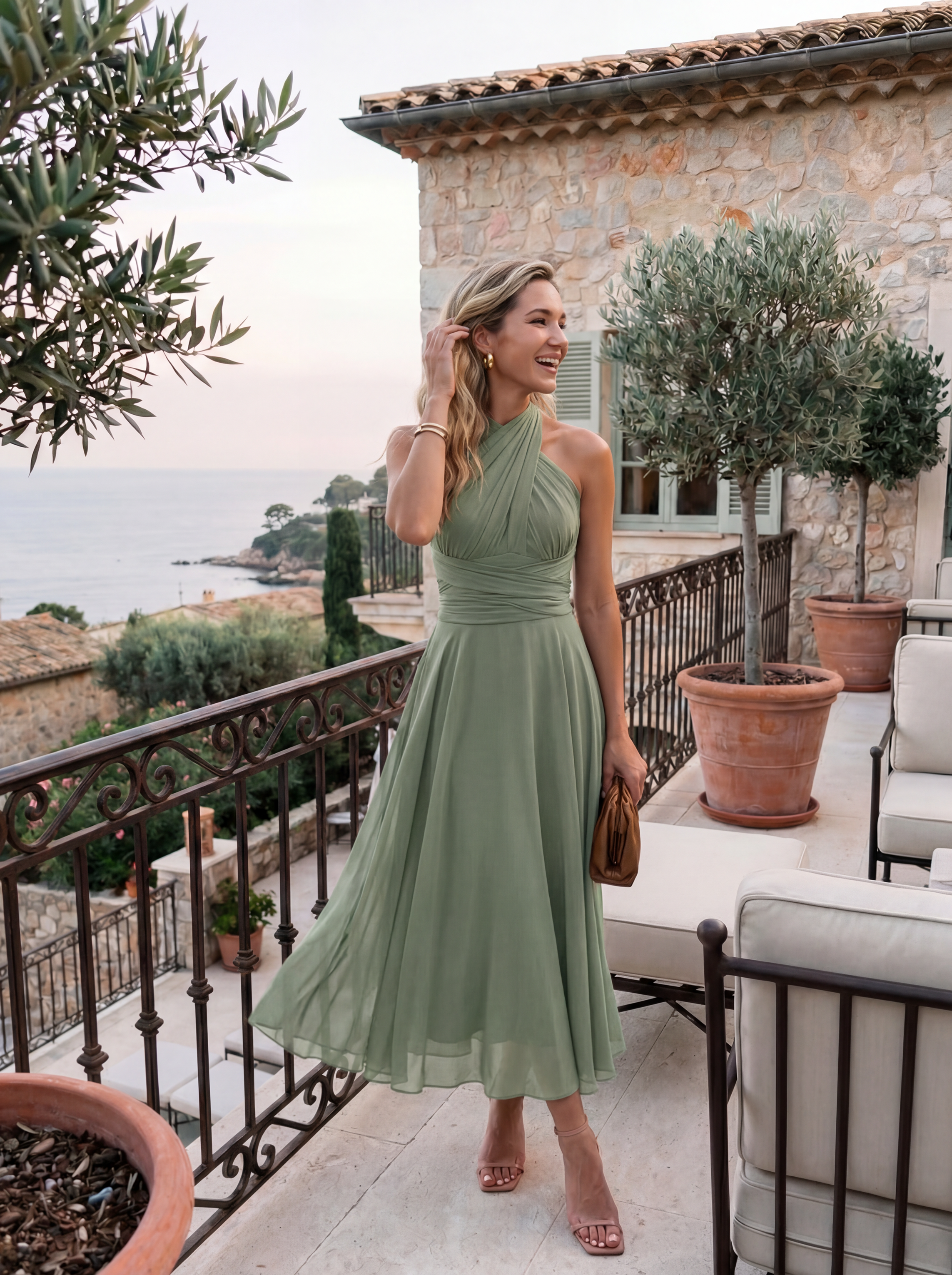 The Murano | Vestido azul marino con falda asimétrica y múltiples formas de llevar