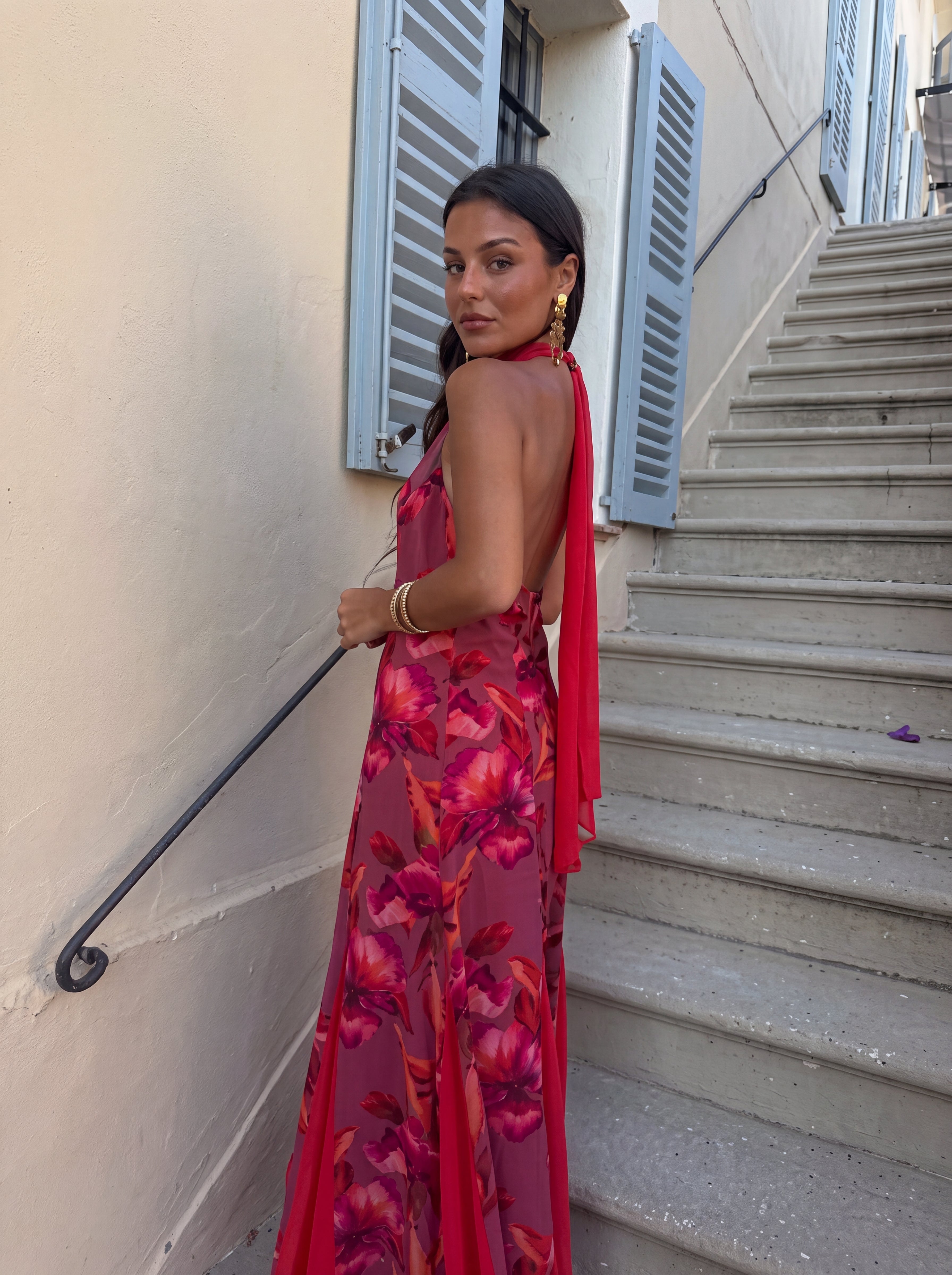 VESTIDO SÓLLER LUNGO A FIORI CON COLLO ALTO E FIOCCO
