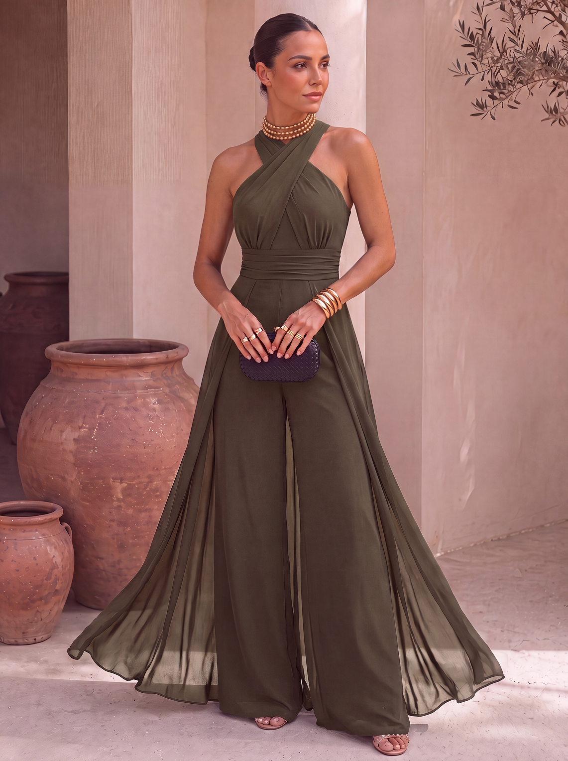Abito tuta lunga con scollo all'americana e sciarpa in chiffon