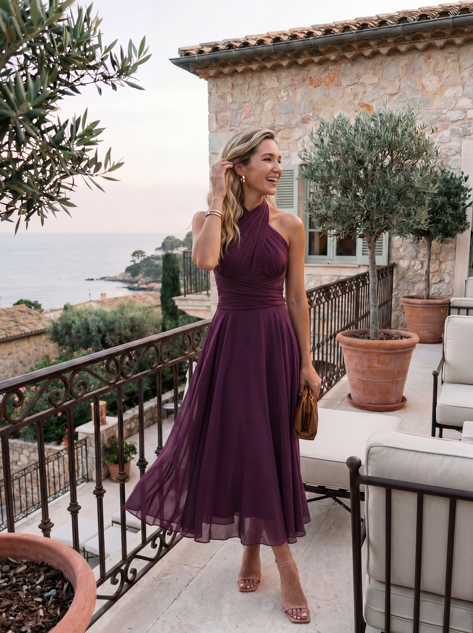 The Murano | Vestido azul marino con falda asimétrica y múltiples formas de llevar