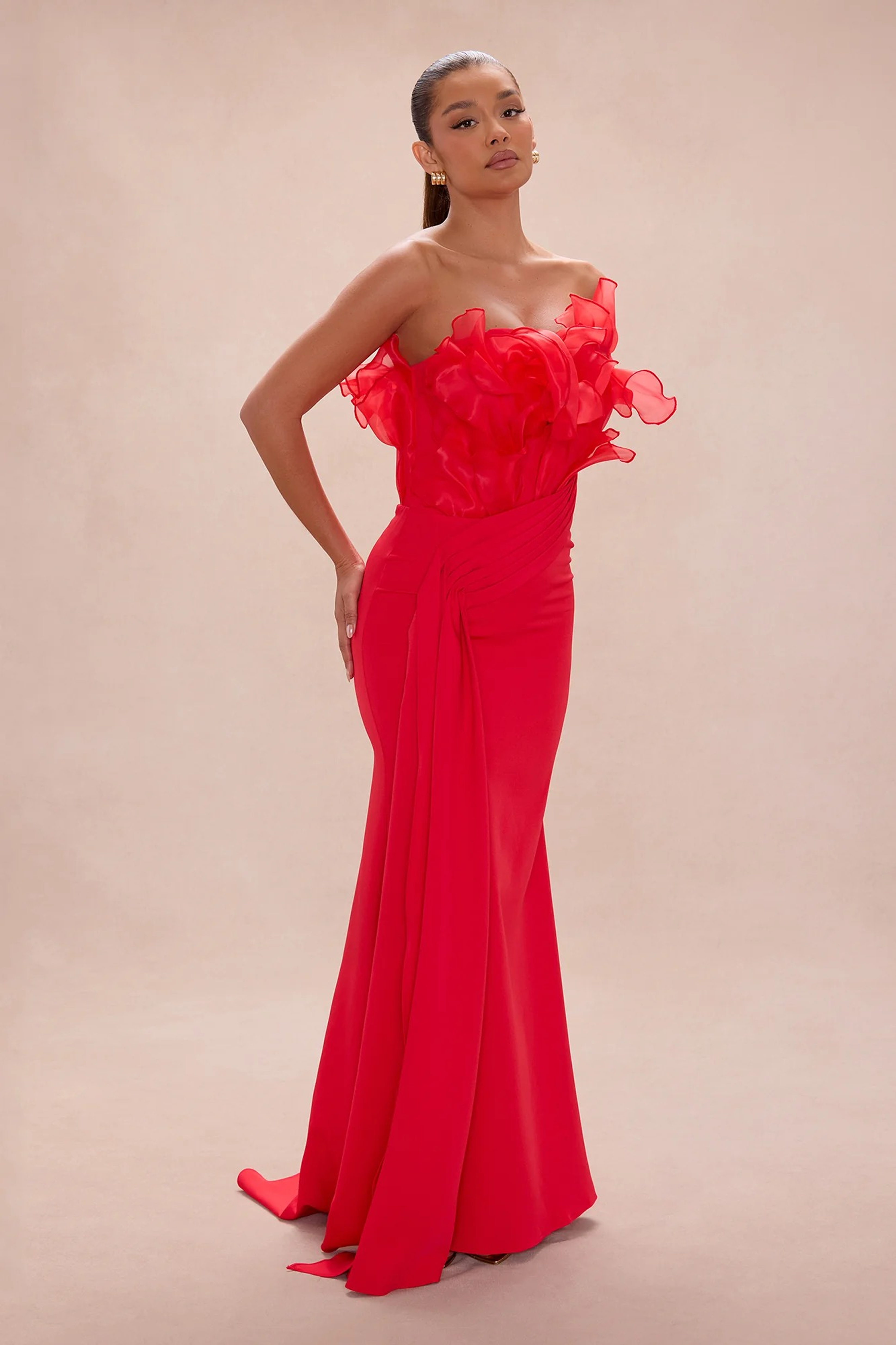 La Valentina | Vestido largo rojo con volantes de organza